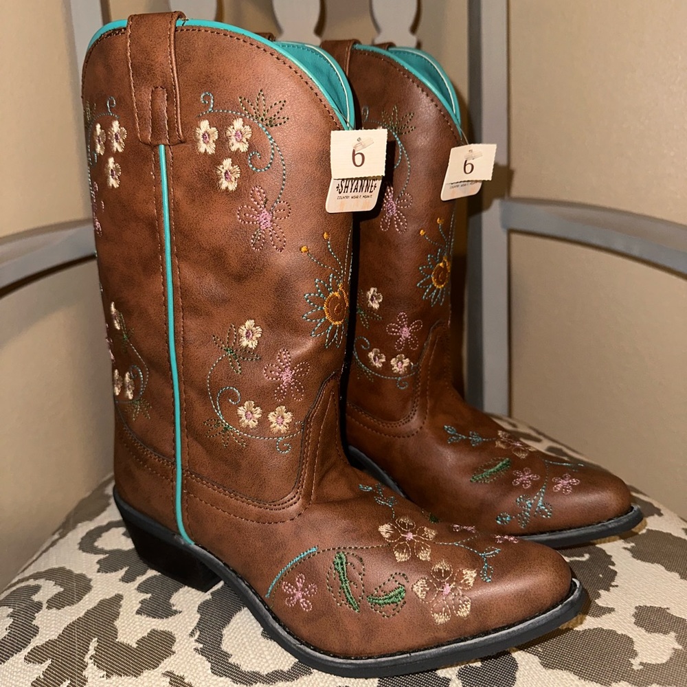Girls Cowboy Boots Size 6